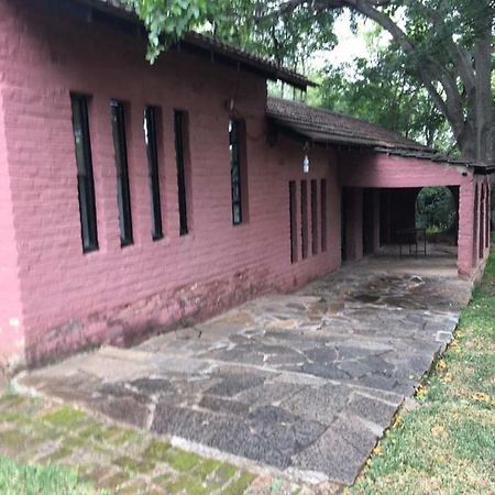 Хостел Nyangombe Backpackers Kwekwe Екстер'єр фото