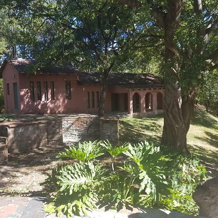Хостел Nyangombe Backpackers Kwekwe Екстер'єр фото