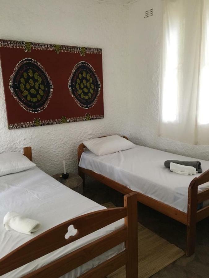Хостел Nyangombe Backpackers Kwekwe Екстер'єр фото