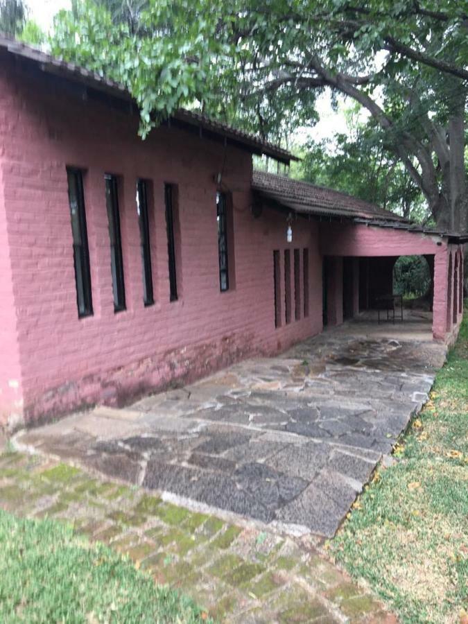 Хостел Nyangombe Backpackers Kwekwe Екстер'єр фото